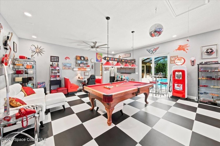 There are homes you tour... And there are homes you discover - photo 24