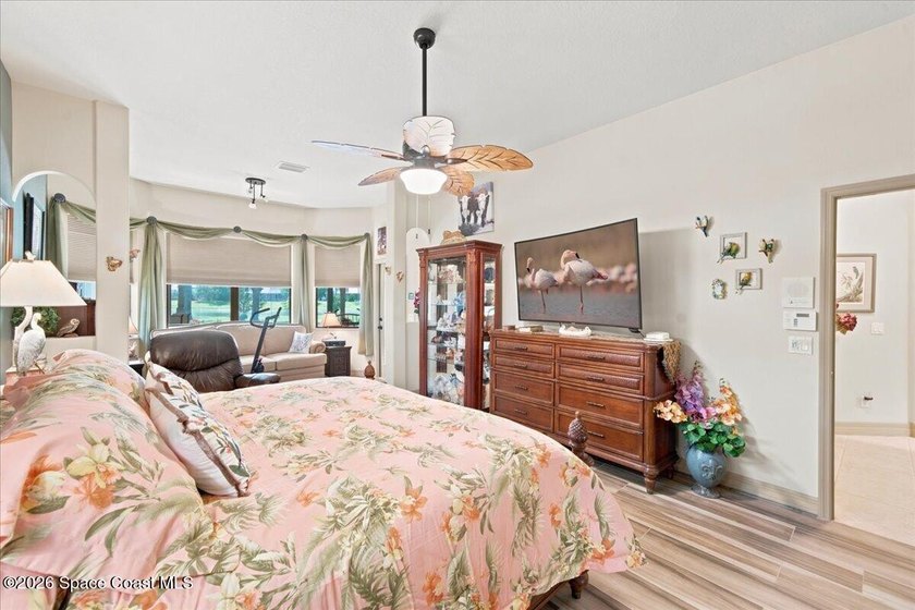 There are homes you tour... And there are homes you discover - photo 31