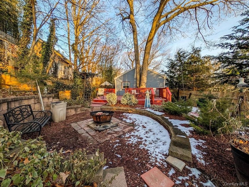 Welcome to this cozy and affordable 2-bedroom, 1-bathroom home - photo 14