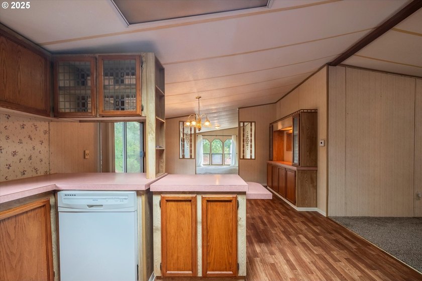 Lovingly updated Three Bed/Two Bath in Shorepines Village. Sip - photo 24