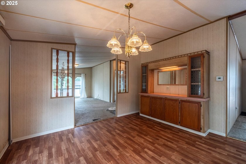 Lovingly updated Three Bed/Two Bath in Shorepines Village. Sip - photo 28