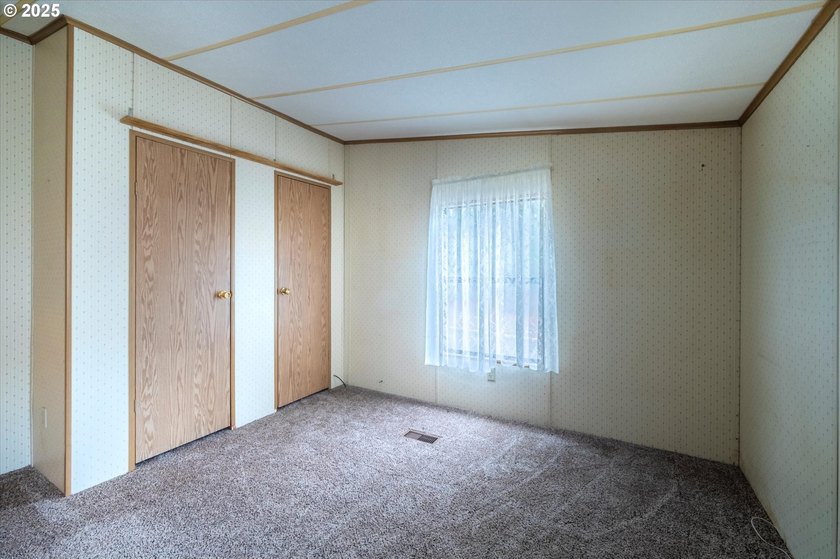 Lovingly updated Three Bed/Two Bath in Shorepines Village. Sip - photo 37