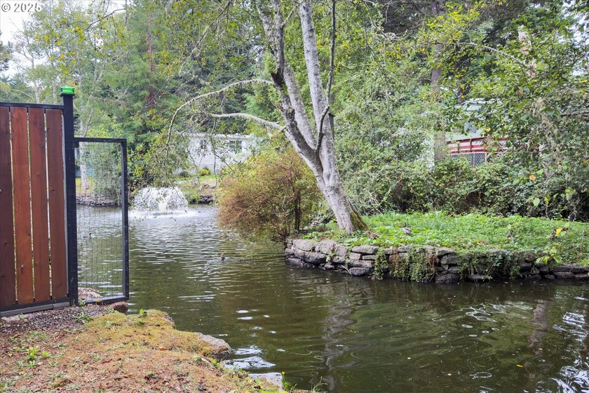 Lovingly updated Three Bed/Two Bath in Shorepines Village. Sip - photo 41
