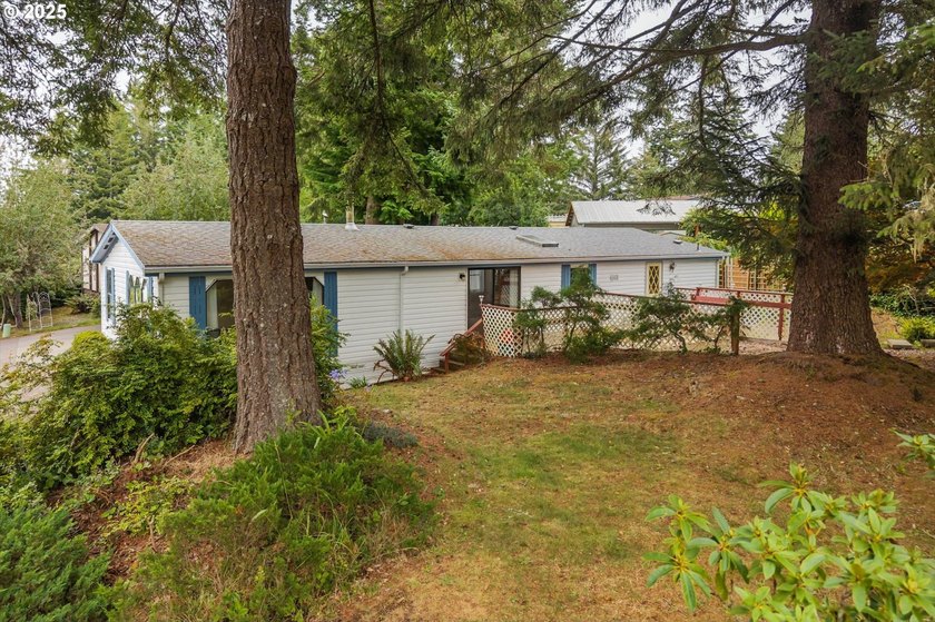 Lovingly updated Three Bed/Two Bath in Shorepines Village. Sip - photo 46