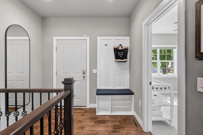 This thoughtfully designed ranch offers exceptional comfort and - photo 6