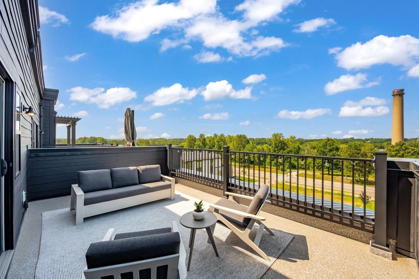 This stunning Highland Bridge Rowhome offers an exceptional - photo 31
