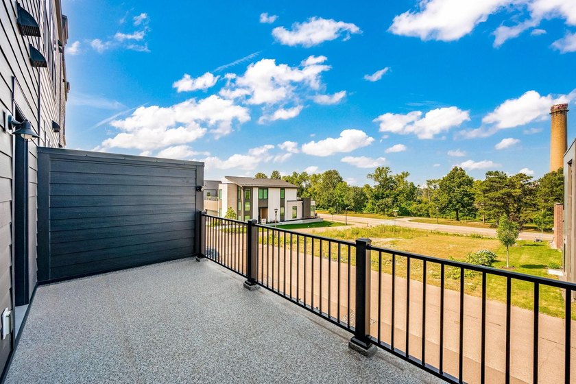 This stunning Highland Bridge Rowhome offers an exceptional - photo 32