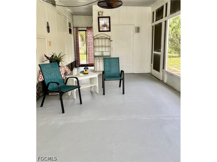 ADORABLE 2-BED, 2-BATH HOME IN 55+ FOREST PARK WHERE YOU OWN THE - photo 3