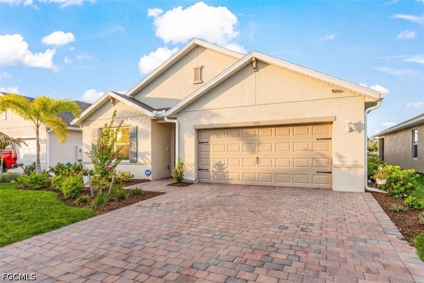 Built in 2025, this upgraded lakefront Cali floor plan offers 4 - photo 2