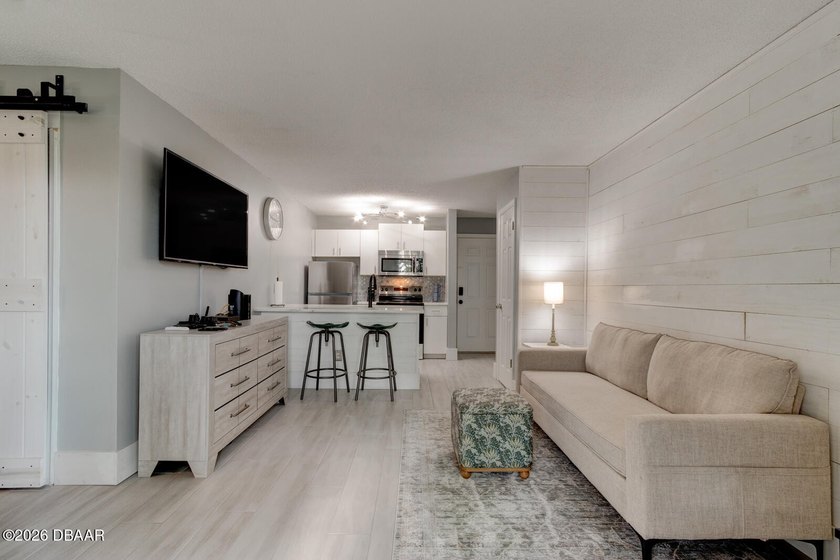 UPDATED and ready for its new owner ! What an adorable unit this - photo 3