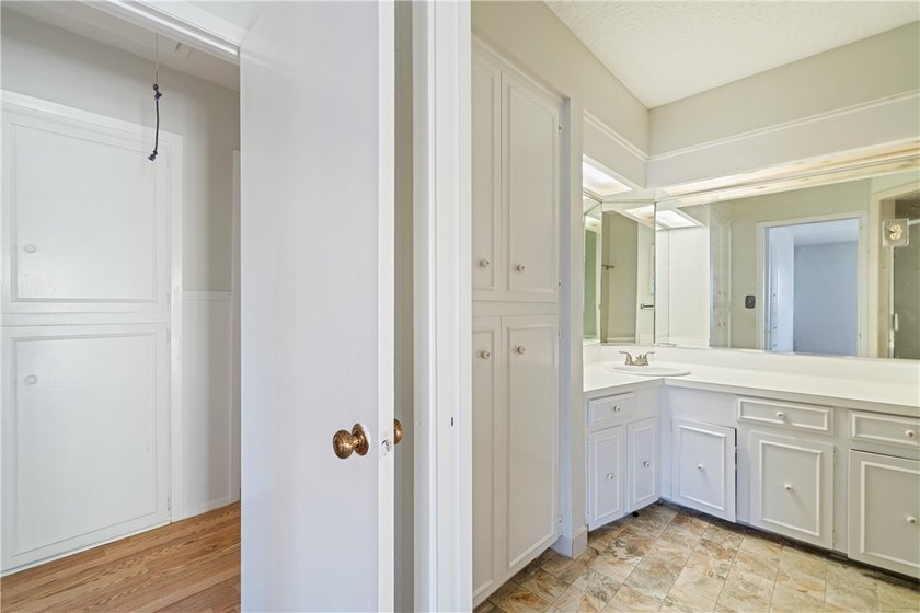 Don't miss this! Charming 3/2 home on a large corner lot, 2 - photo 17