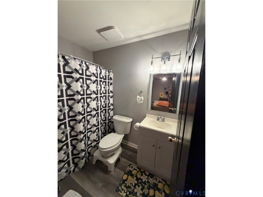 SHORT SALE OPPORTUNITY! Don't miss this chance to own a - photo 18