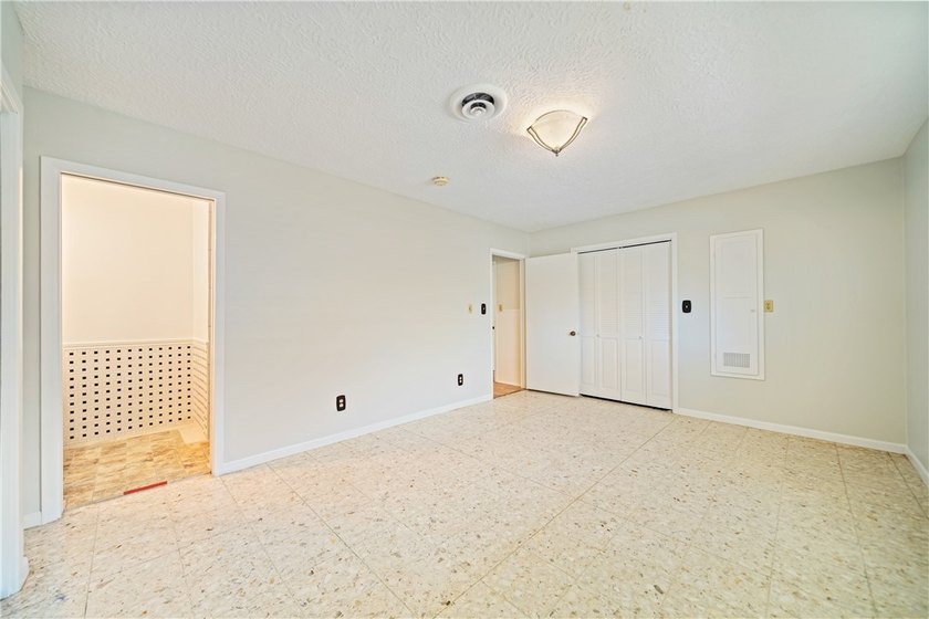 Don't miss this! Charming 3/2 home on a large corner lot, 2 - photo 24