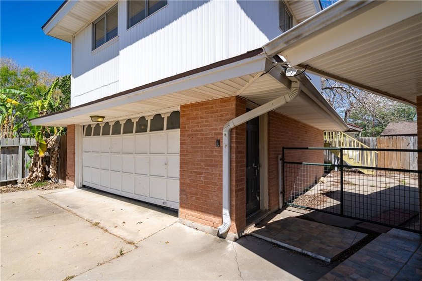 Don't miss this! Charming 3/2 home on a large corner lot, 2 - photo 27
