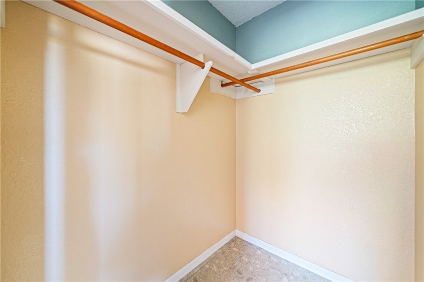 Don't miss this! Charming 3/2 home on a large corner lot, 2 - photo 34