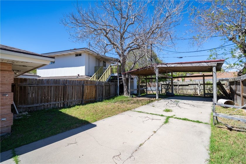 Don't miss this! Charming 3/2 home on a large corner lot, 2 - photo 37
