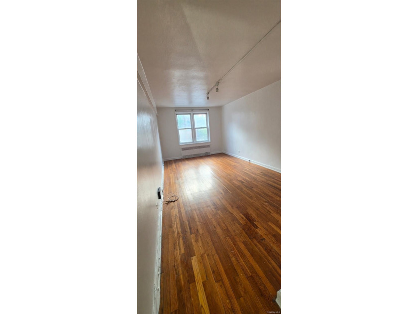 LOVELY SPACIOUS STUDIO, ELEVATOR, LAUNDRY ROOM, LIVE IN SUPER - photo 7