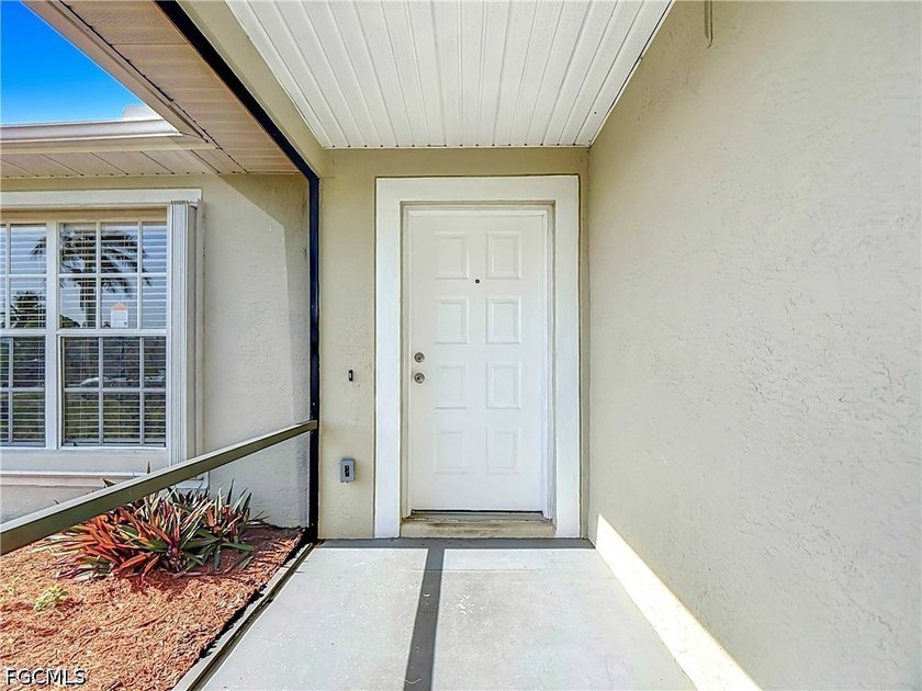 Welcome home to this well maintained 3 bedroom, 2 bath home - photo 5