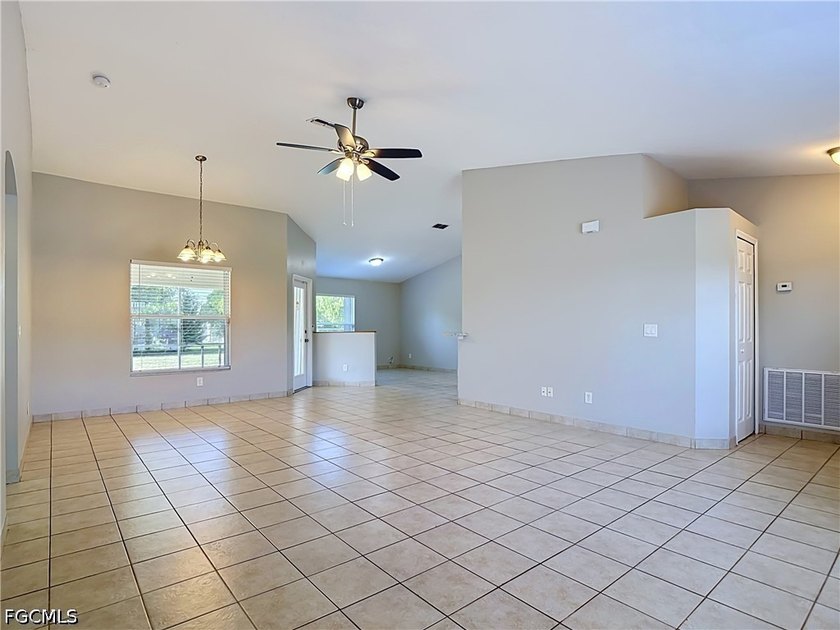 Welcome home to this well maintained 3 bedroom, 2 bath home - photo 9