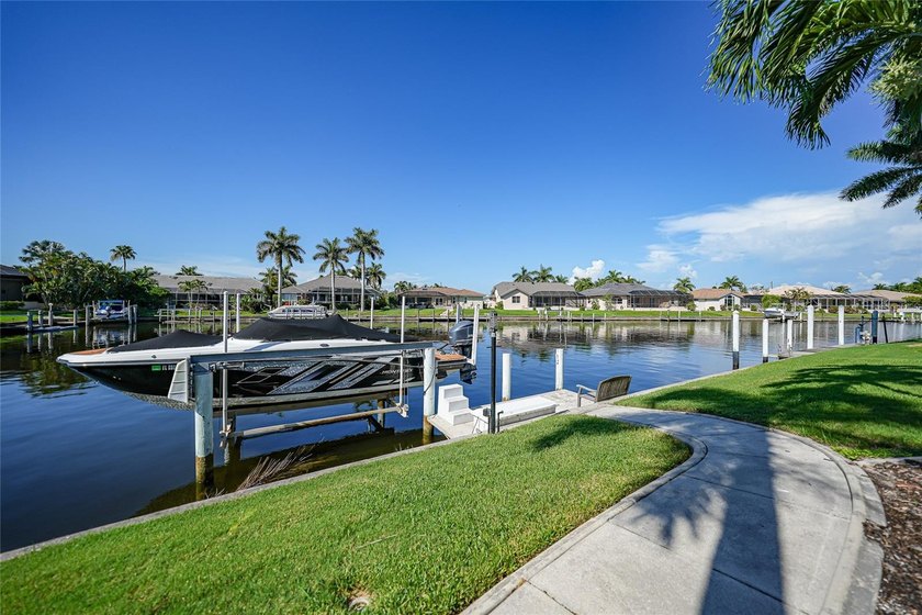 Waterfront Elegance with Desirable SOUTHERN EXPOSURE! Welcome to - photo 4