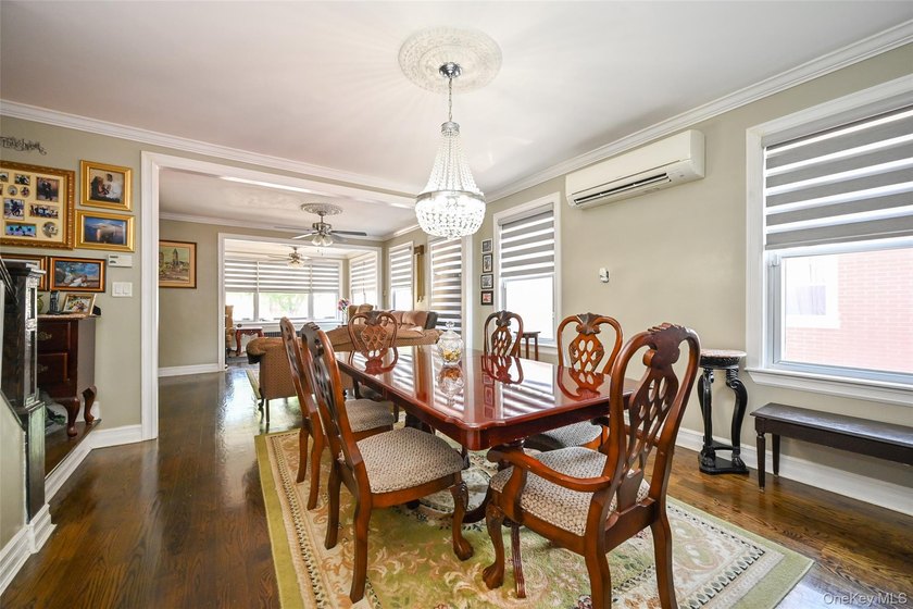Renovated and Sunny Detached Colonial on a Great Block in the - photo 6