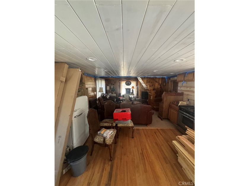 Extensively renovated 2-bedroom Moonridge cabin situated on two - photo 14