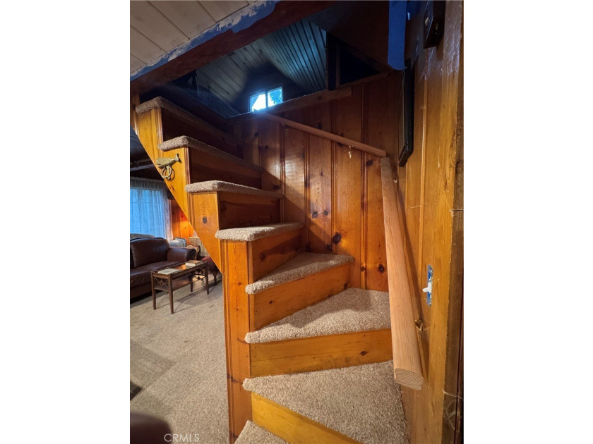 Extensively renovated 2-bedroom Moonridge cabin situated on two - photo 18