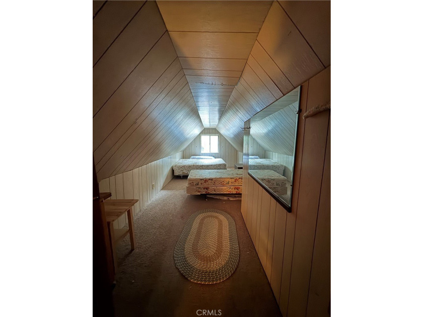 Extensively renovated 2-bedroom Moonridge cabin situated on two - photo 20