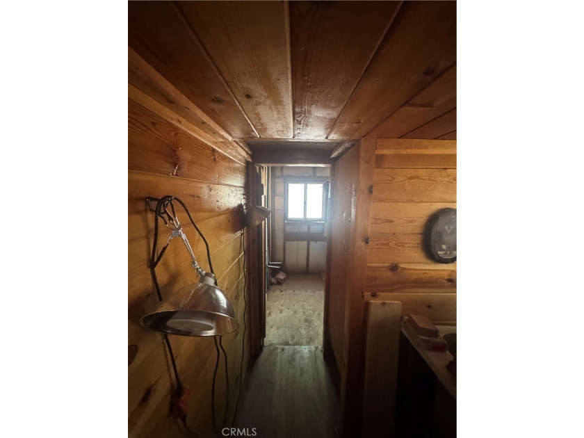 Extensively renovated 2-bedroom Moonridge cabin situated on two - photo 24