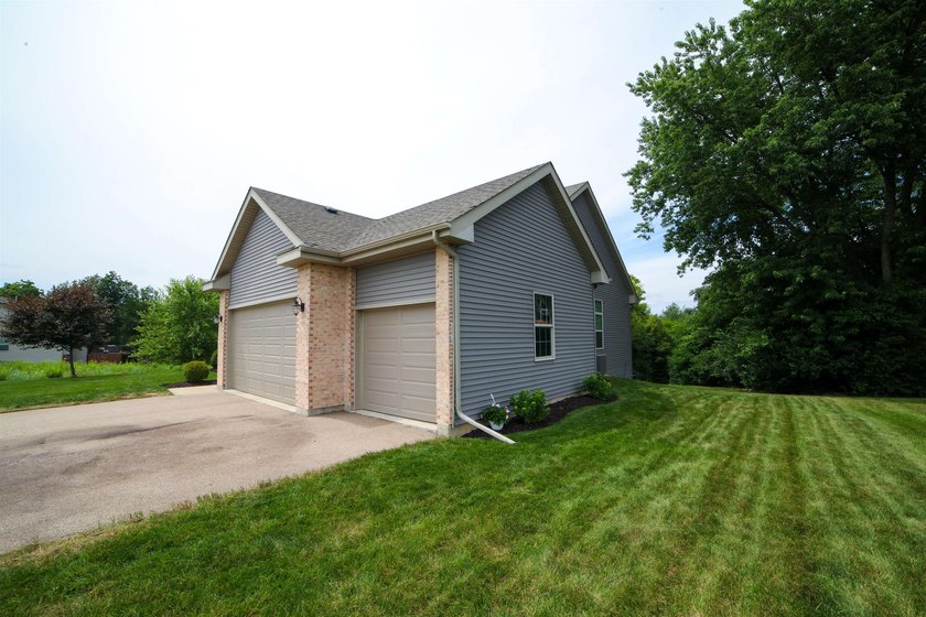 Experience the ultimate Rock River waterfront lifestyle! This - photo 3