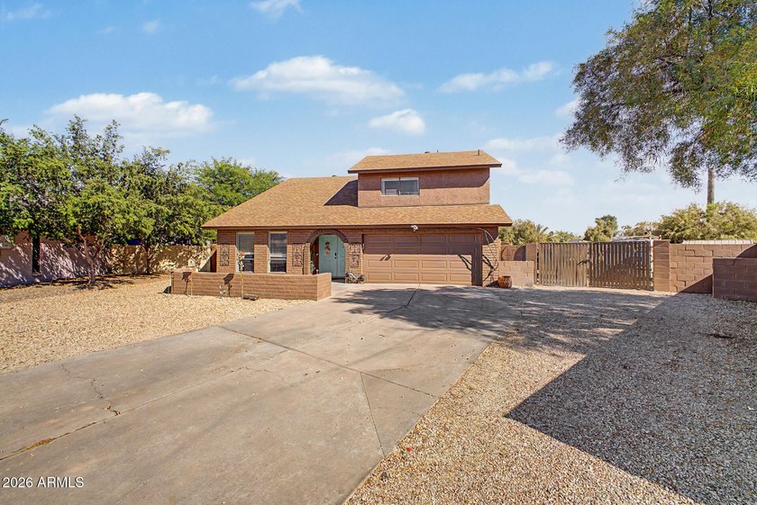 Welcome to this wonderful two-story home that combines comfort - photo 3