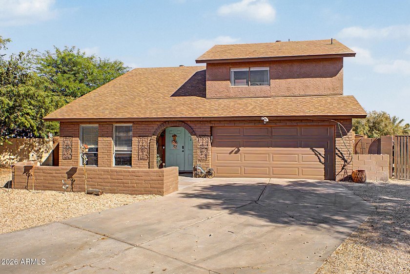 Welcome to this wonderful two-story home that combines comfort - photo 4
