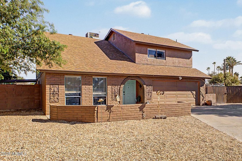 Welcome to this wonderful two-story home that combines comfort - photo 6
