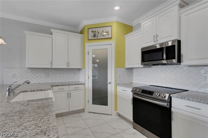 Rare Opportunity! These custom-built attached villas are being - photo 3