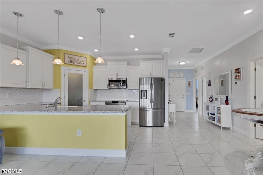 Rare Opportunity! These custom-built attached villas are being - photo 5