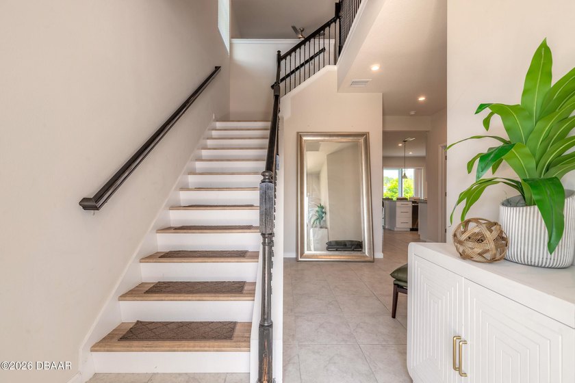 Welcome to this beautifully maintained Ryan Homes Windermere - photo 4