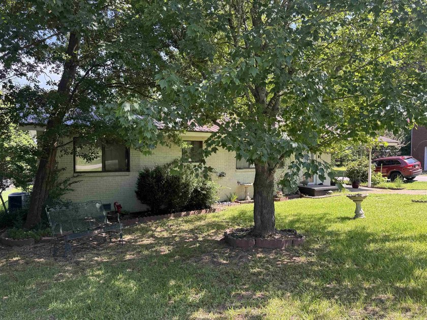 Nice home on a corner lot just two blocks from Reynolds - photo 2
