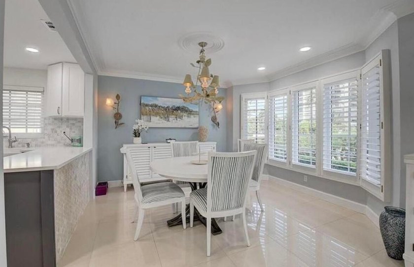 Light, Bright , Spacious 2/2 ACROSS FROM OCEAN. D/R 13x12 - photo 7