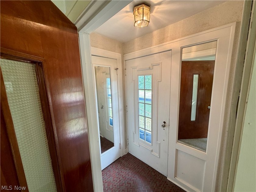 Step into the timeless charm of this classic 3-bedroom colonial - photo 4