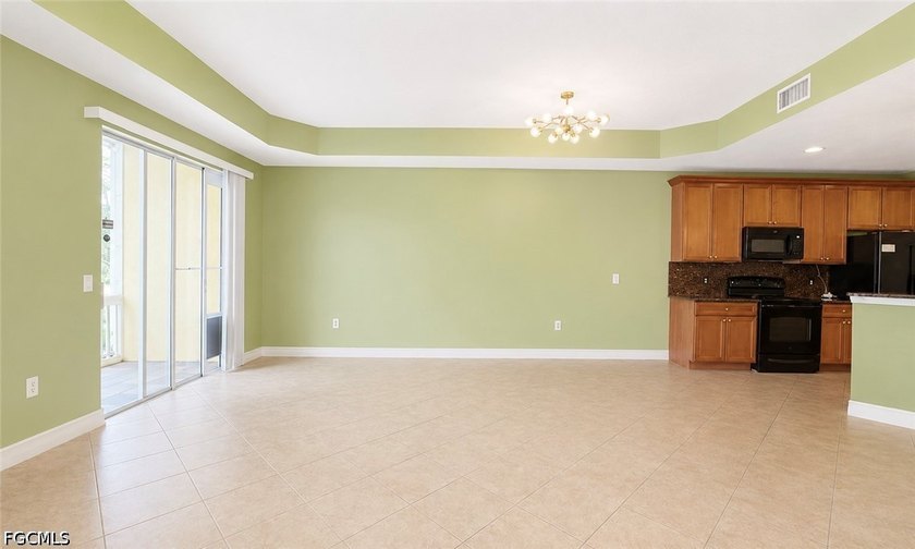 Welcome home! This 2 bedroom, 2.5 bathroom, townhome in Sail - photo 8