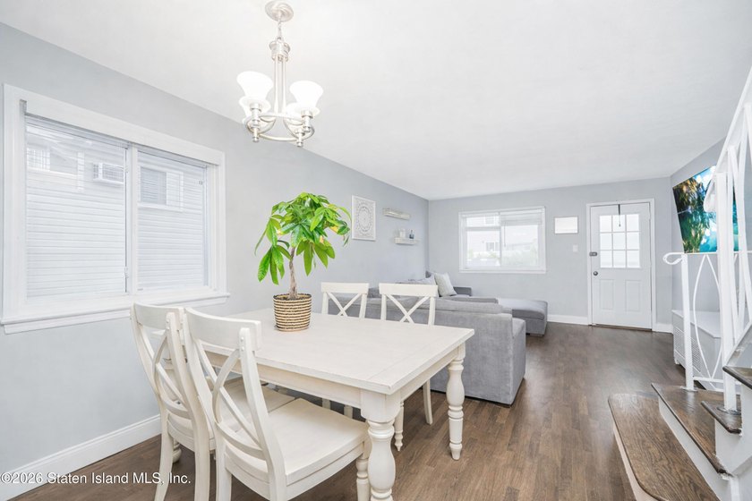 Beautifully maintained semi-attached home offering an abundance - photo 13