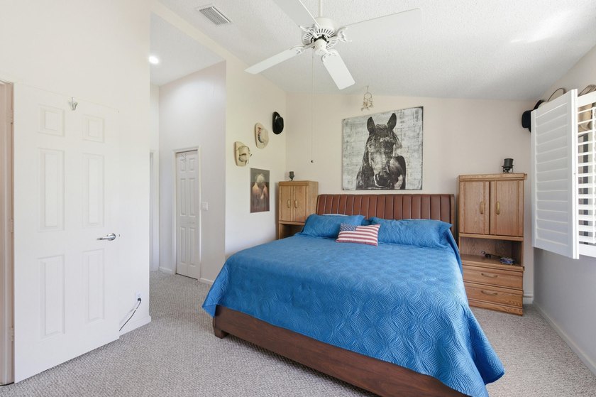 Don't Wait ! Welcome to this charming 3-bedroom, 2-bathroom - photo 14