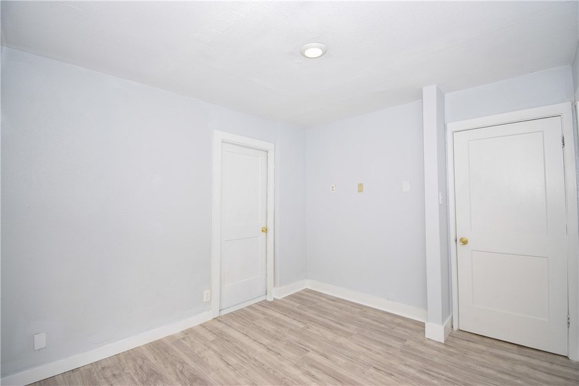Just renovated!! Added another bedroom and large bathroom - photo 15