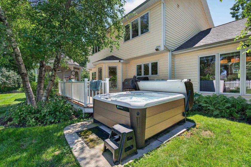 Treasure in the Heart of Monona! This beautifully maintained - photo 6