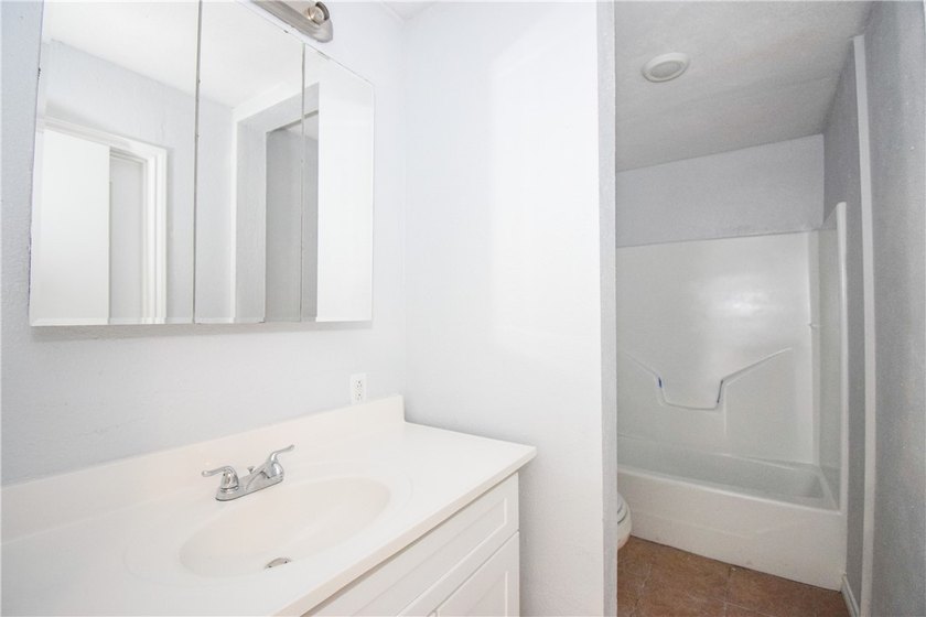 Just renovated!! Added another bedroom and large bathroom - photo 24