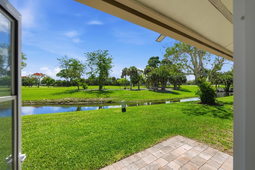 Don't Wait ! Welcome to this charming 3-bedroom, 2-bathroom - photo 25