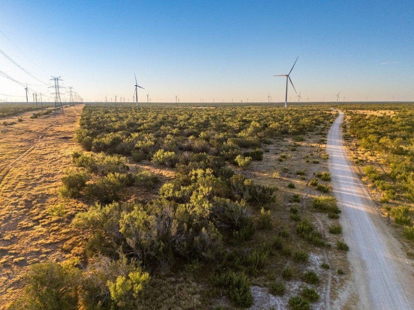 Introducing the Sendero Crossing Ranch, a 657 +/- acre hunting - photo 33