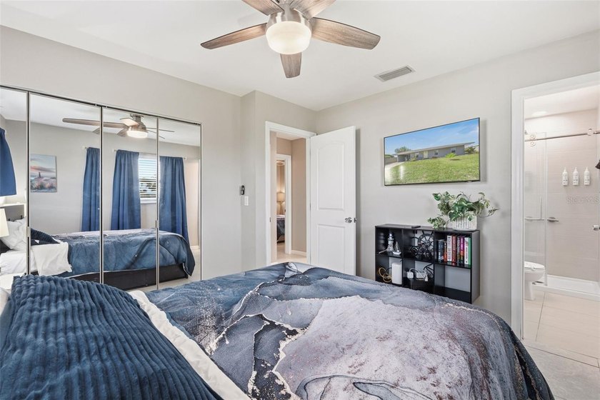 Experience PANORAMIC WIDE CANAL VIEWS and MODERN COASTAL - photo 8