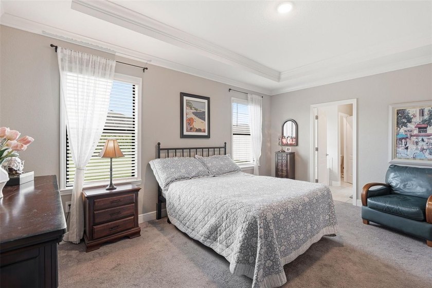 STEP INTO ELEGANCE and comfort with this beautifully maintained - photo 4