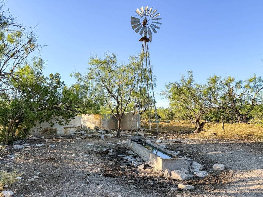 Introducing the Sendero Crossing Ranch, a 657 +/- acre hunting - photo 49